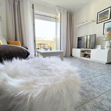 Rab City Apartment Greeny Rab Town Bagian luar foto