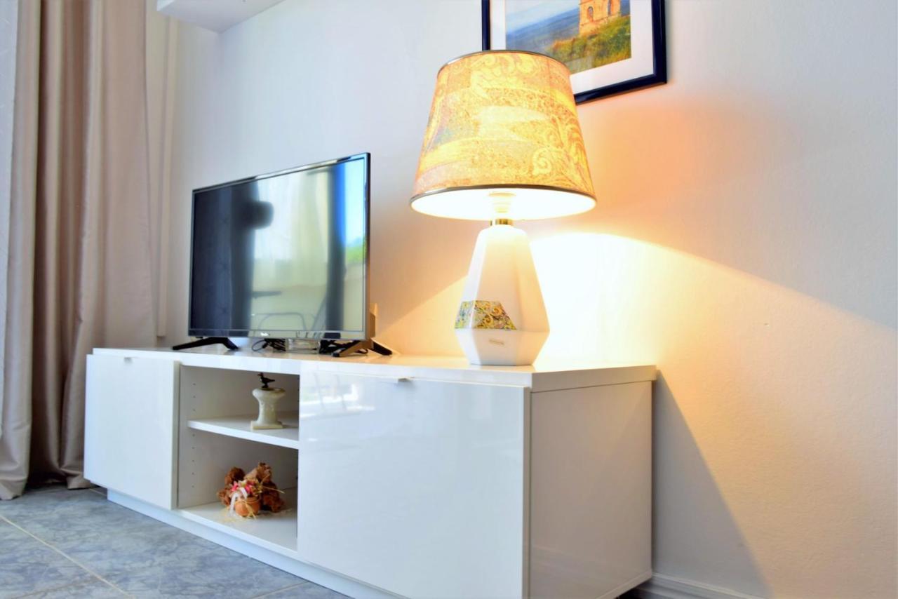 Rab City Apartment Greeny Rab Town Bagian luar foto