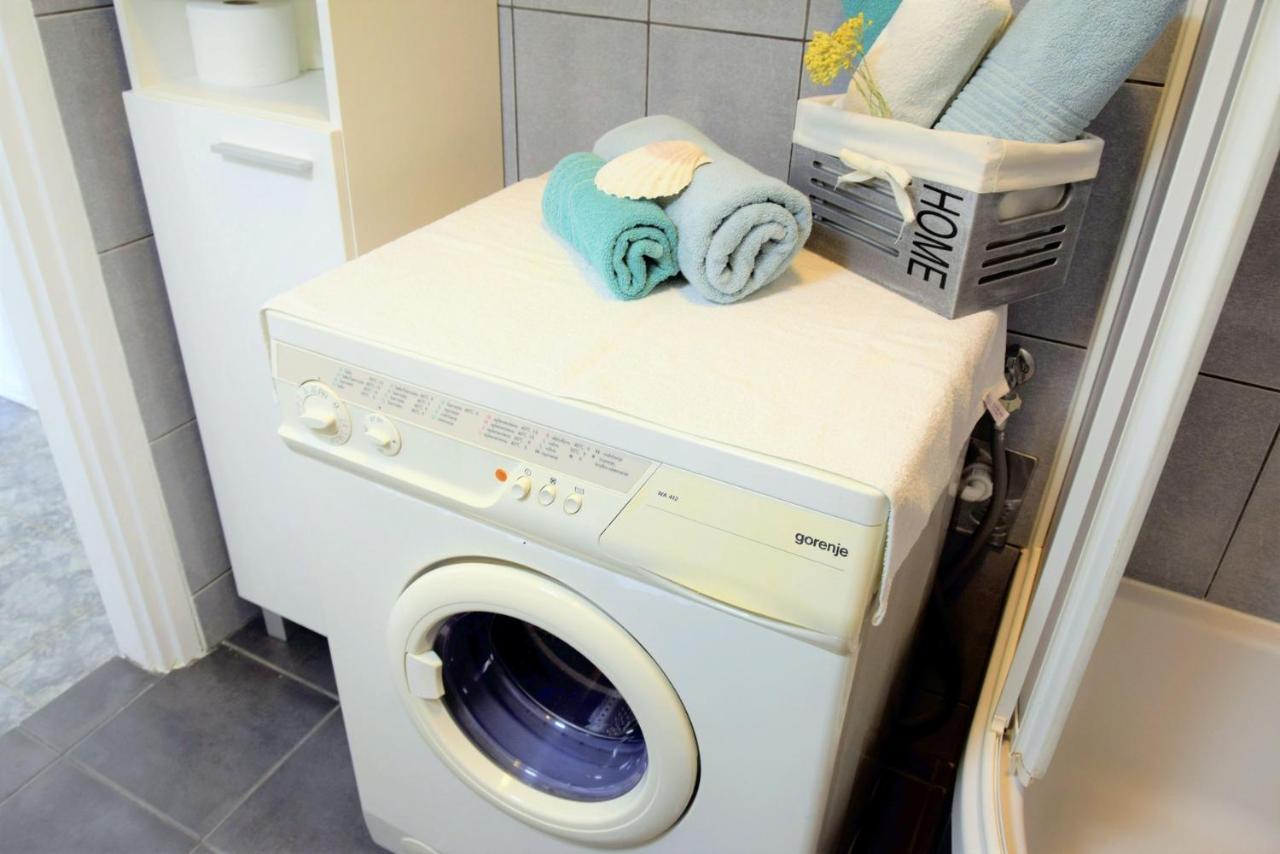 Rab City Apartment Greeny Rab Town Bagian luar foto